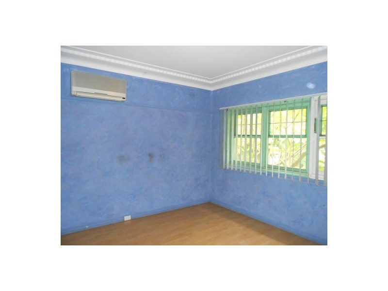 12 Orchard Rd, Fairfield NSW 2165