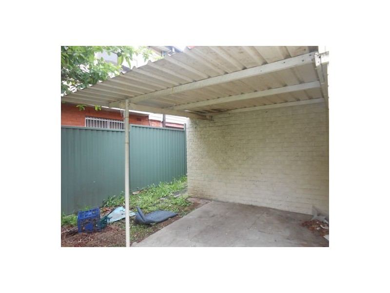 12 Orchard Rd, Fairfield NSW 2165