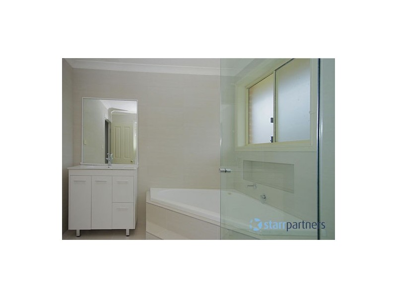 4B Peacock Close, Green Valley NSW 2168