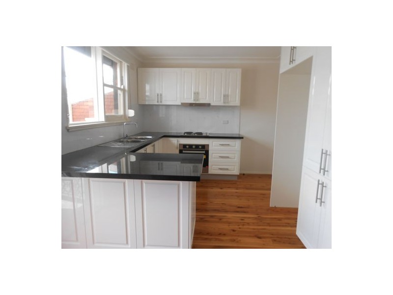 66 Belmont Rd, Glenfield NSW 2167