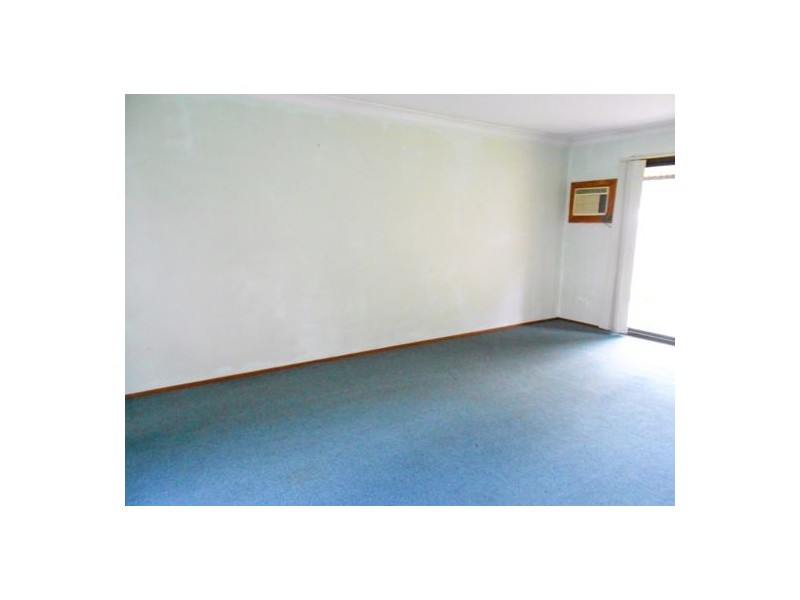 38 Flanders Ave, Milperra NSW 2214