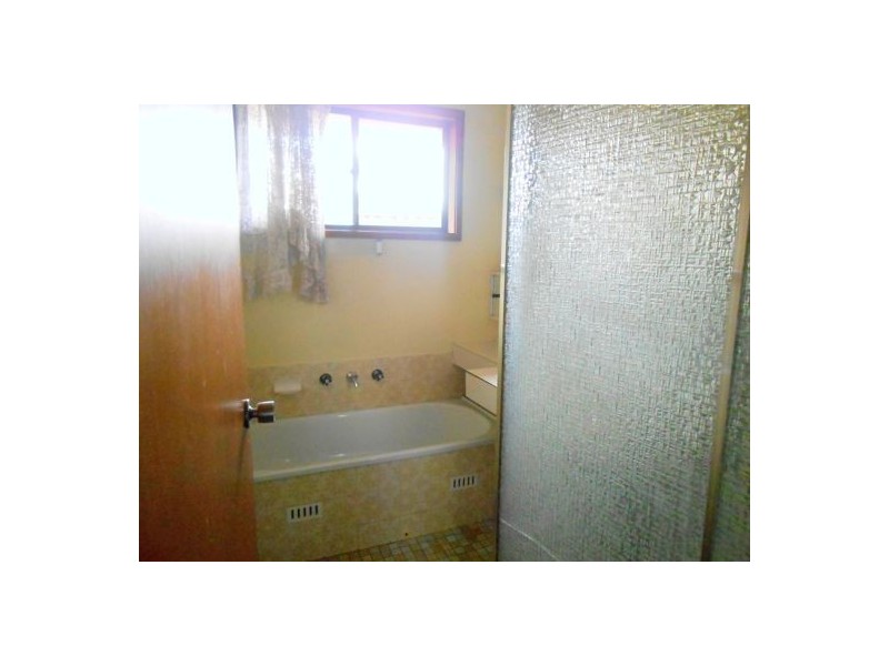 38 Flanders Ave, Milperra NSW 2214