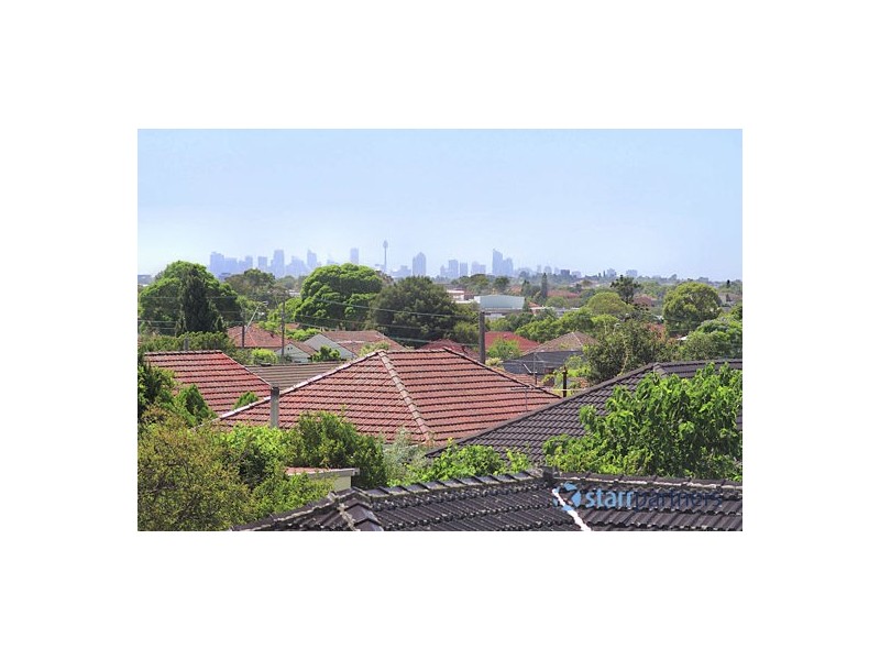 1 Gosling Street, Greenacre NSW 2190