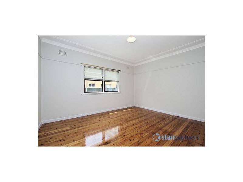 10 Sydney Road, Warwick Farm NSW 2170