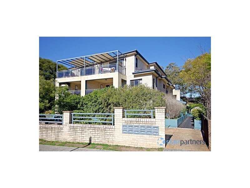 6/182 Greenacre Road, Bankstown NSW 2200