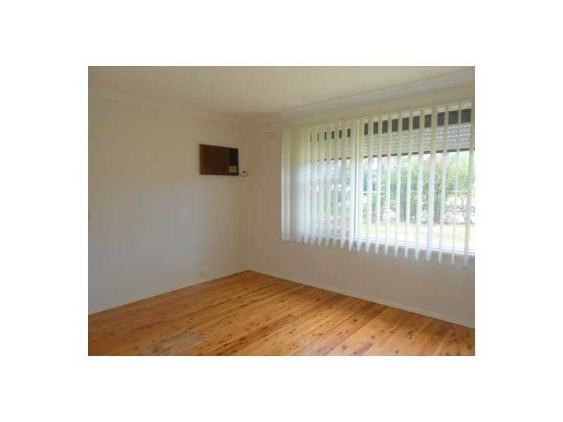 66 Belmont Rd, Glenfield NSW 2167