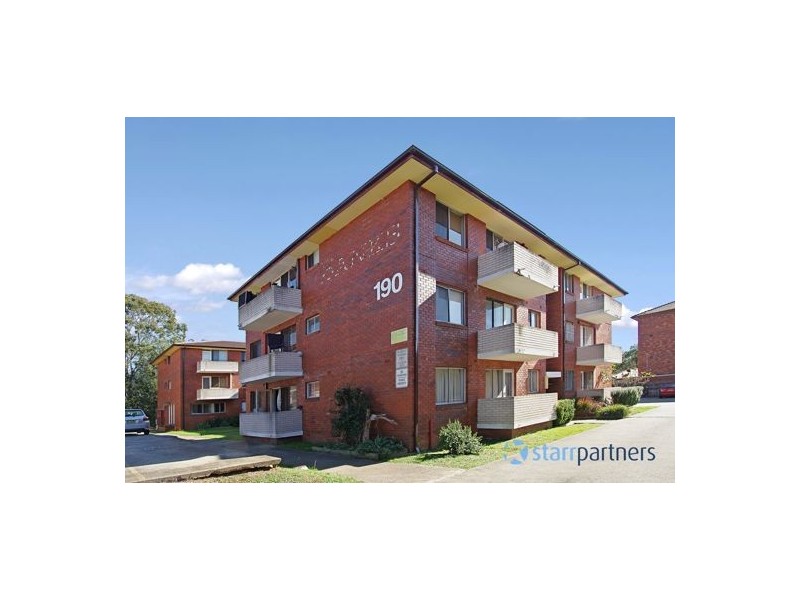 22/190 Sandal Cres, Carramar NSW 2163