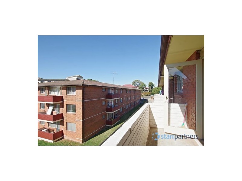 22/190 Sandal Cres, Carramar NSW 2163