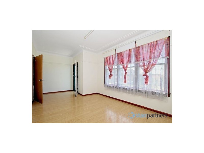 20 Hinkler Ave, Warwick Farm NSW 2170