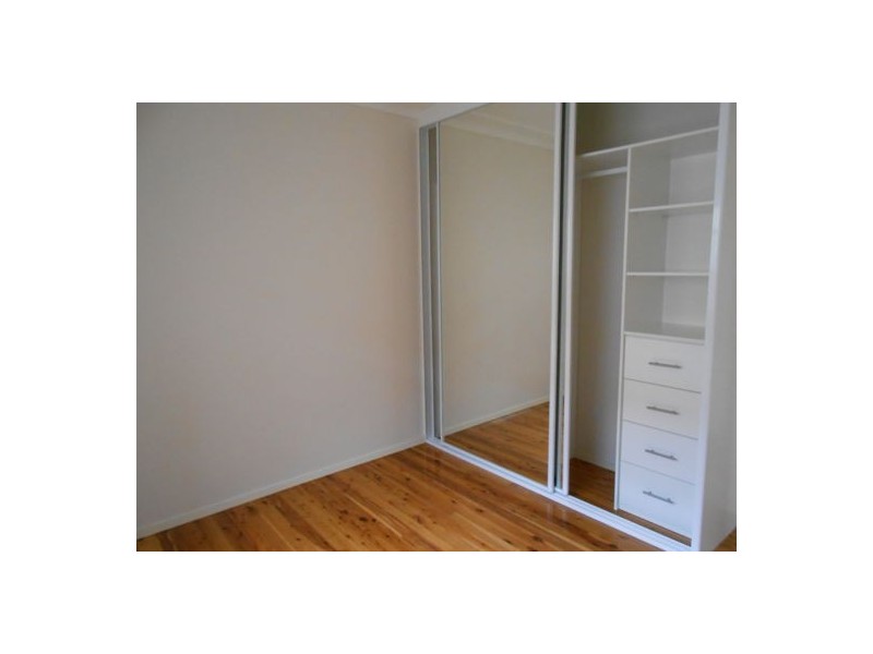 66 Belmont Rd, Glenfield NSW 2167