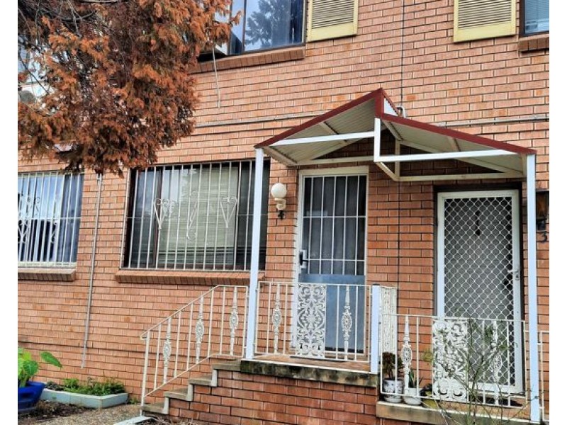 4/112 Longfield Street, Cabramatta NSW 2166