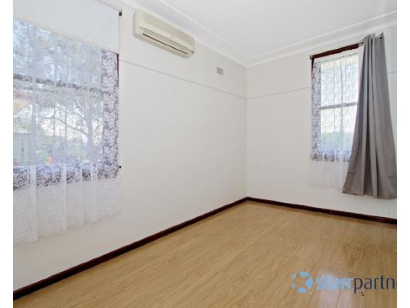 20 Hinkler Ave, Warwick Farm NSW 2170