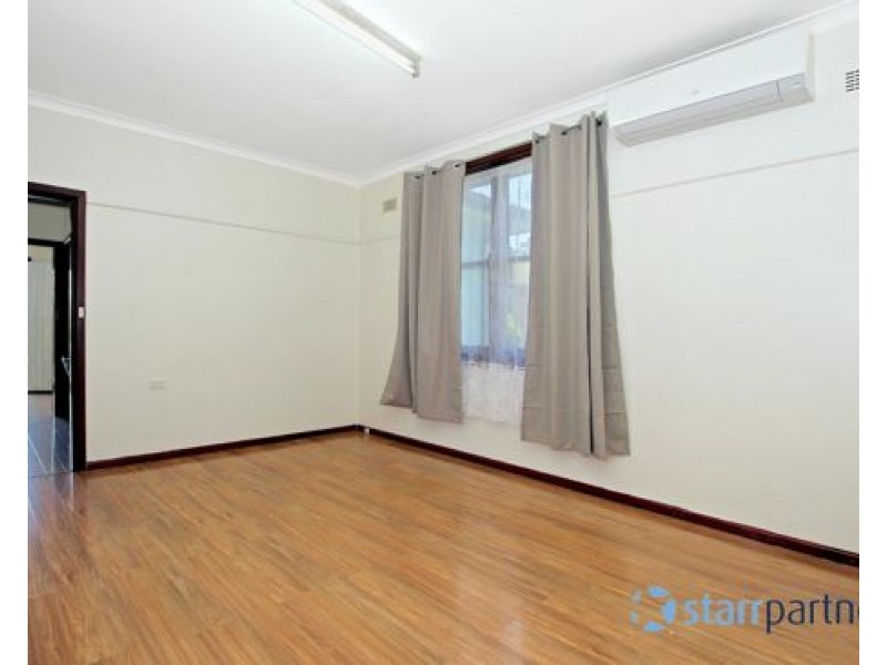 20 Hinkler Ave, Warwick Farm NSW 2170