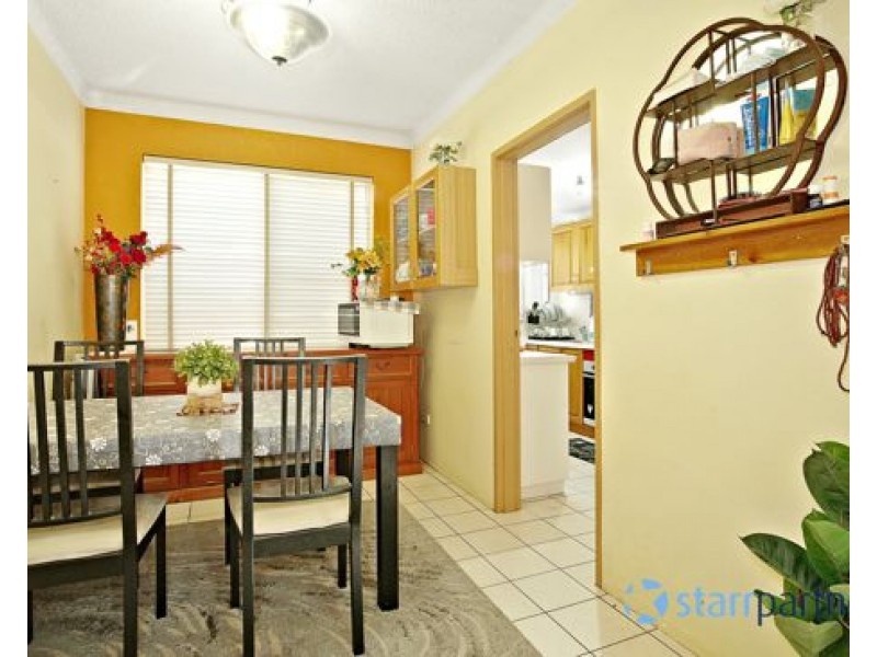 2 112 Wattle Ave, Carramar NSW 2163