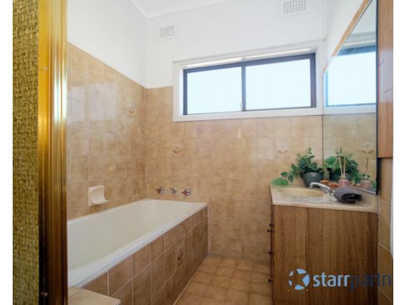 33 Gibson Ave, Padstow NSW 2211