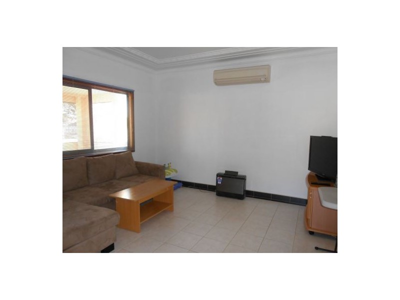 10 Gowrie Ave, Punchbowl NSW 2196