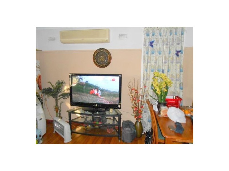 22 Hinkler Avenue, Warwick Farm NSW 2170