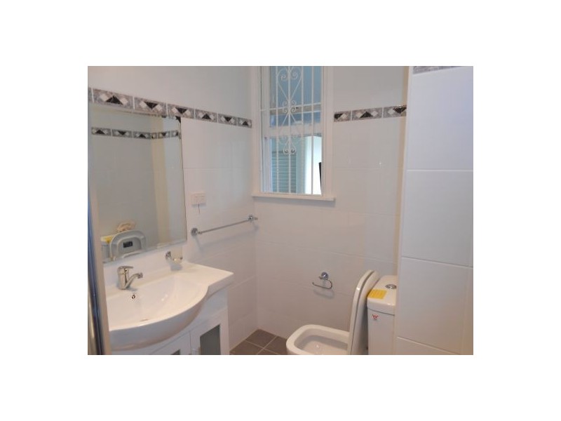 22 Hinkler Avenue, Warwick Farm NSW 2170