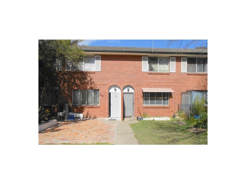 2/112 Wattle Avenue, Carramar NSW 2163