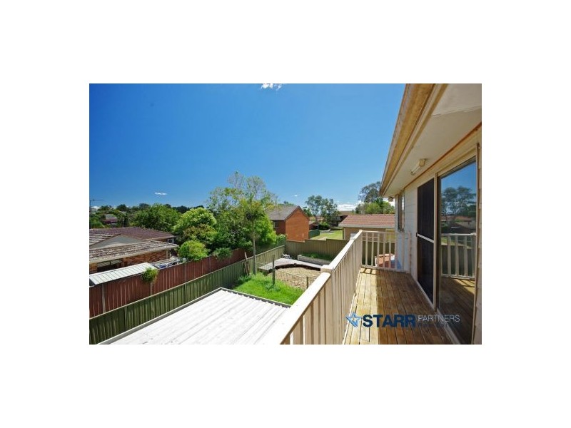 5 Peat Close, Eagle Vale NSW 2558