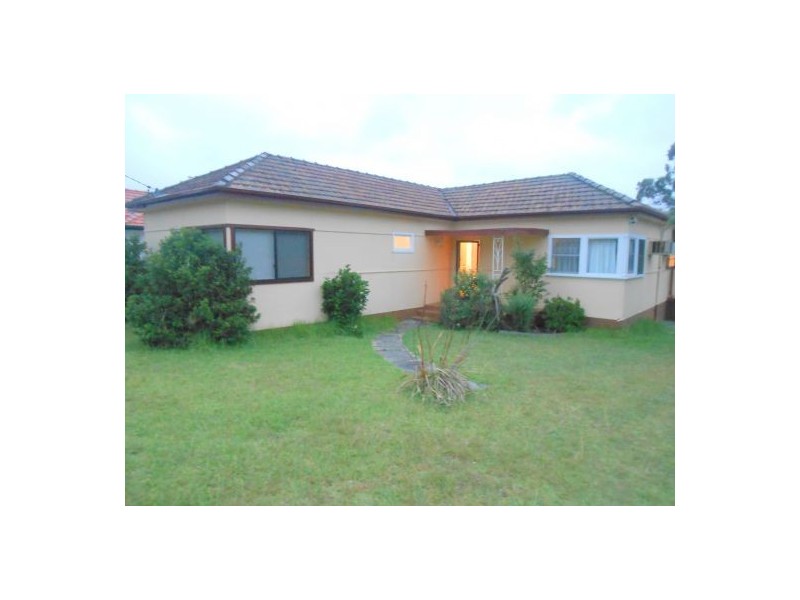 8 Gray Crescent, Yagoona NSW 2199