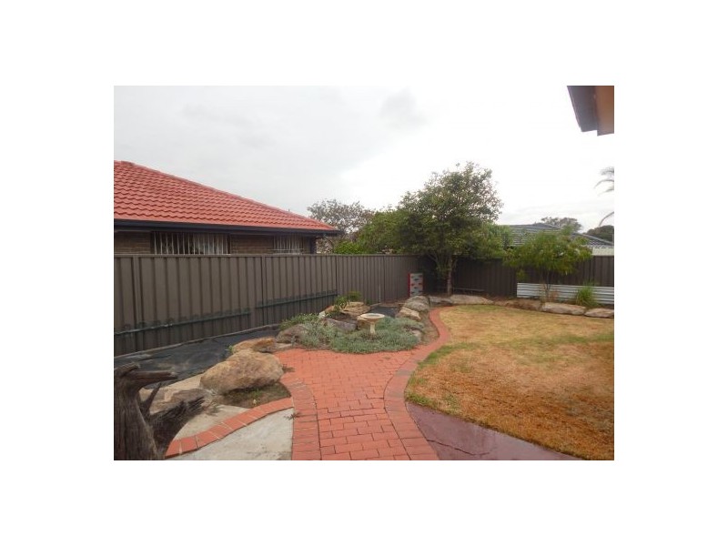 2 Sindel Close, Bonnyrigg NSW 2177