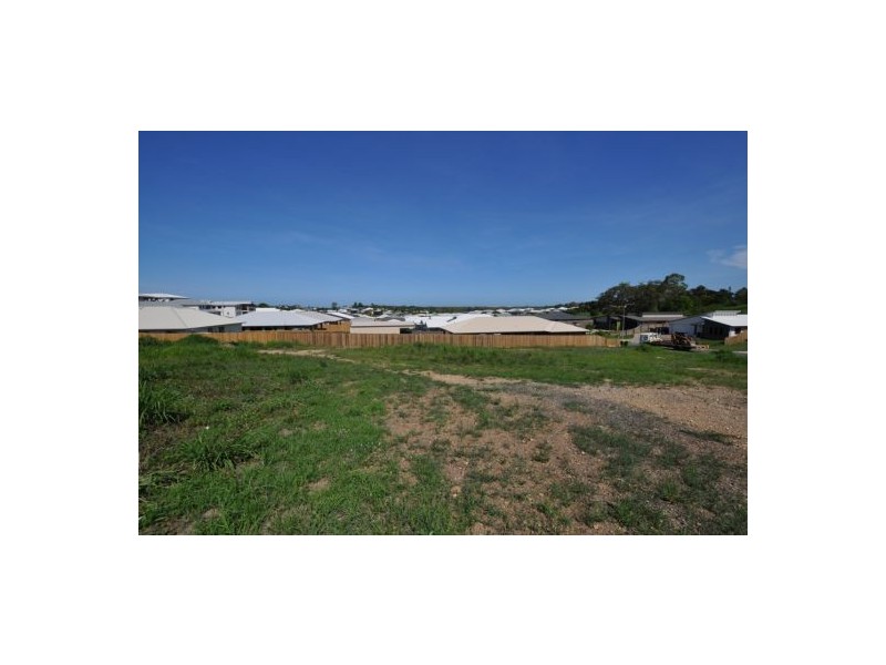 16 Mcilwraith Way, Rural View QLD 4740