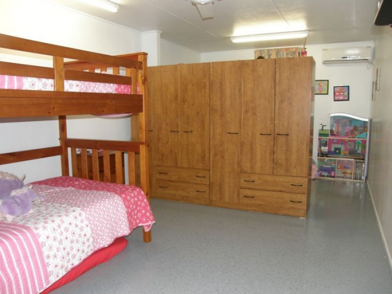 33 Nielsen Drive, Walkerston QLD 4751