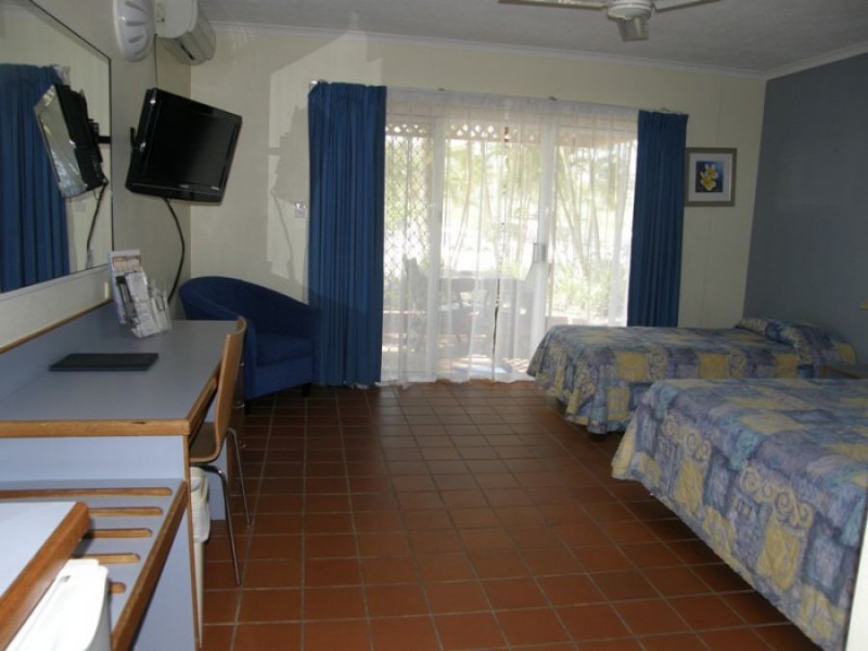 6 Beach Road, Dolphin Heads QLD 4740