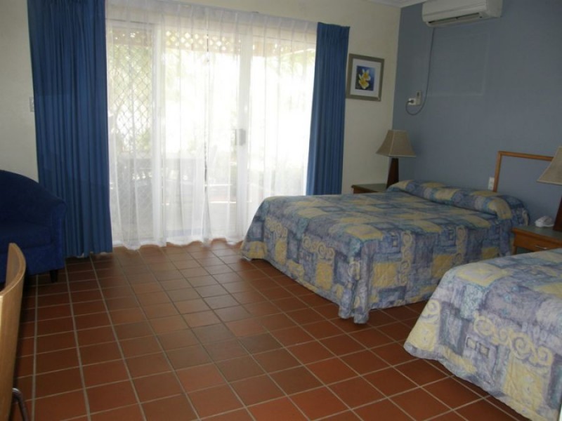 6 Beach Road, Dolphin Heads QLD 4740