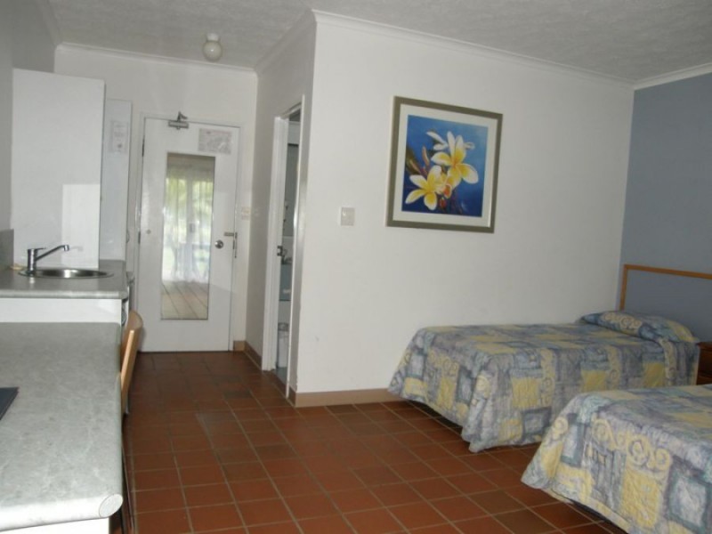 6 Beach Road, Dolphin Heads QLD 4740