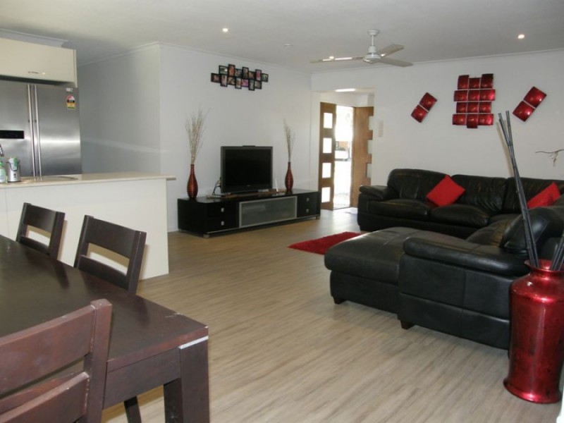1 Lee Court, Bucasia QLD 4750