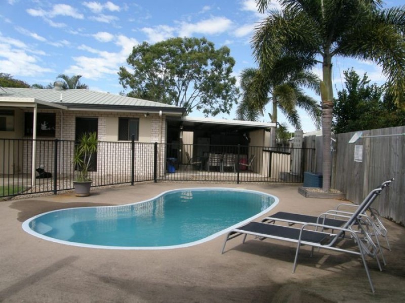 1 Lee Court, Bucasia QLD 4750