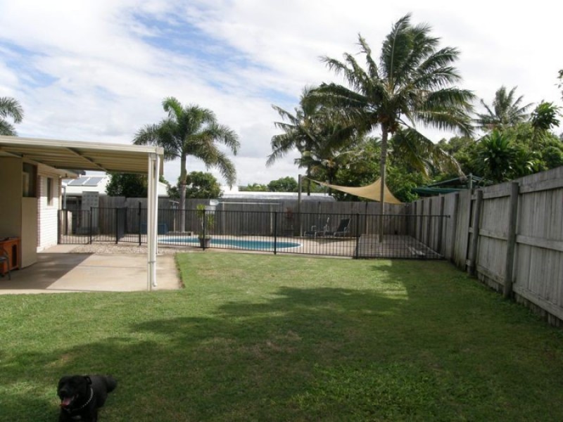 1 Lee Court, Bucasia QLD 4750