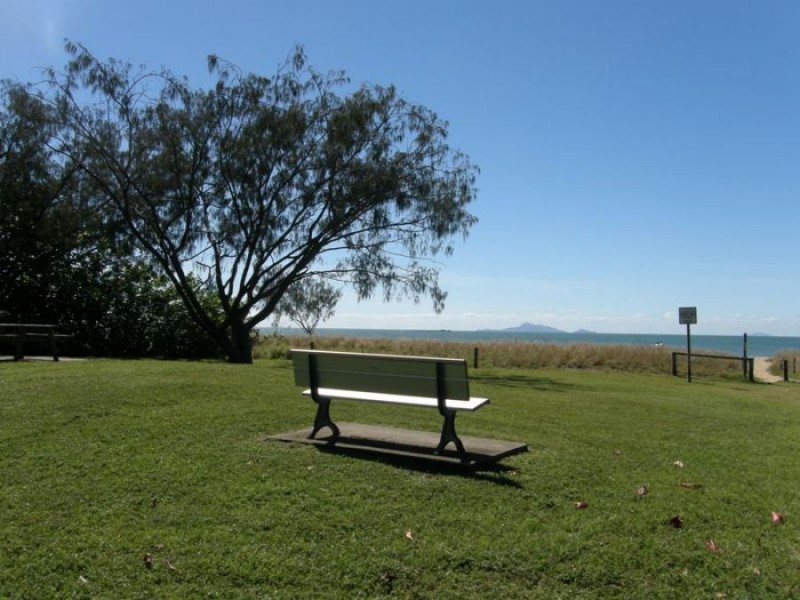 1 Lee Court, Bucasia QLD 4750