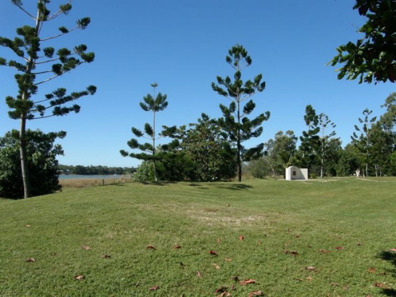 1 Lee Court, Bucasia QLD 4750