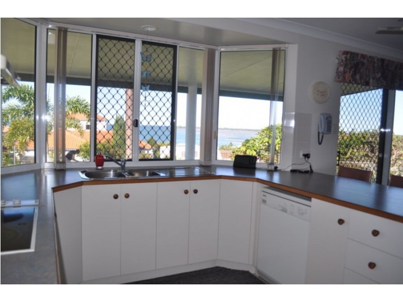 9 Rainbow Crescent, Blacks Beach QLD 4740