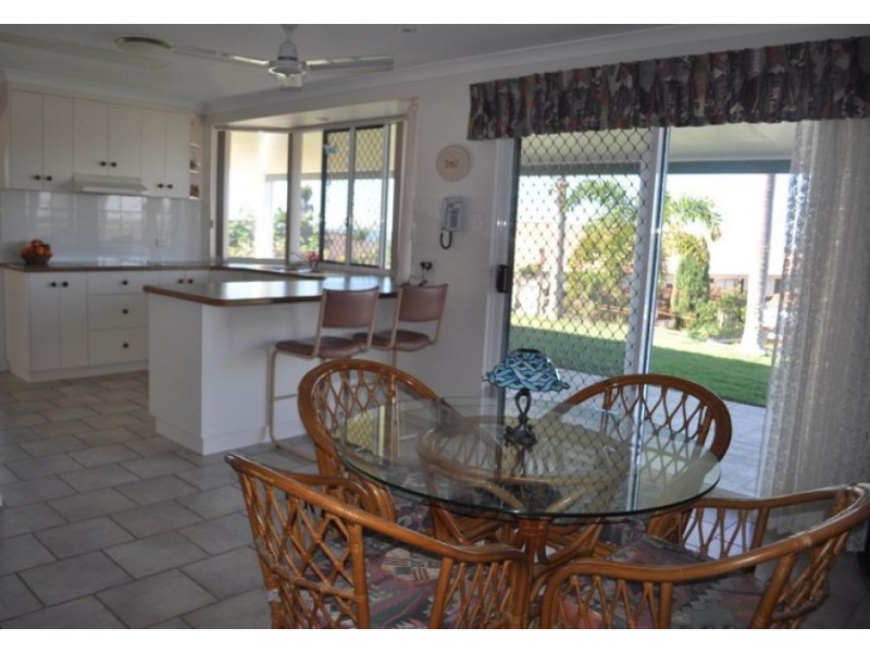 9 Rainbow Crescent, Blacks Beach QLD 4740