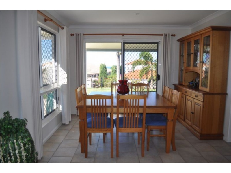 9 Rainbow Crescent, Blacks Beach QLD 4740