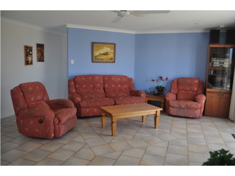 9 Rainbow Crescent, Blacks Beach QLD 4740