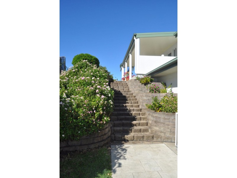 9 Rainbow Crescent, Blacks Beach QLD 4740