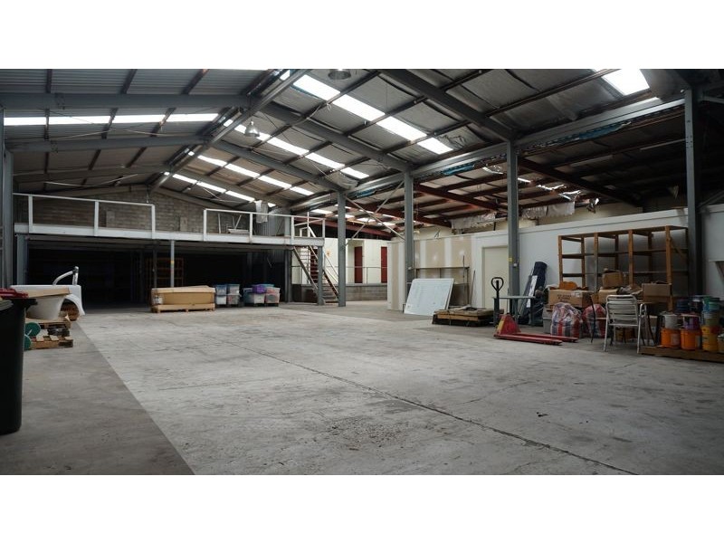 74 Broadmeadow Rd, Broadmeadow NSW 2292