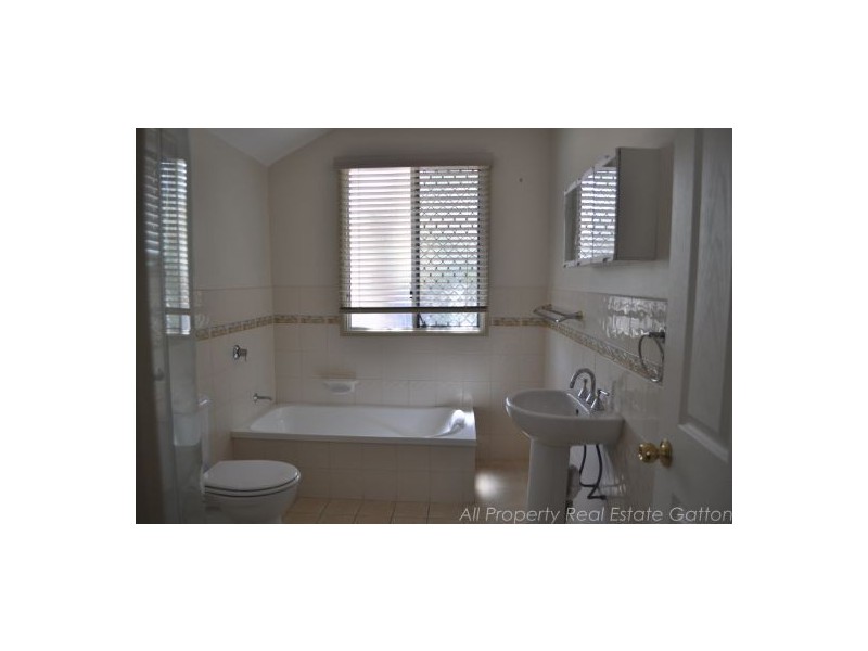 18 Whittle Street, Gatton QLD 4343