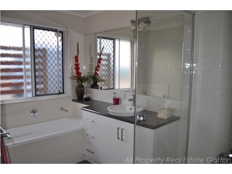 Adare QLD 4343