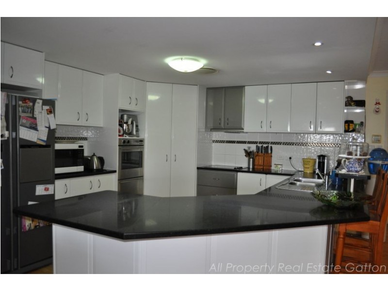 10 Caitlin Court, Placid Hills QLD 4343