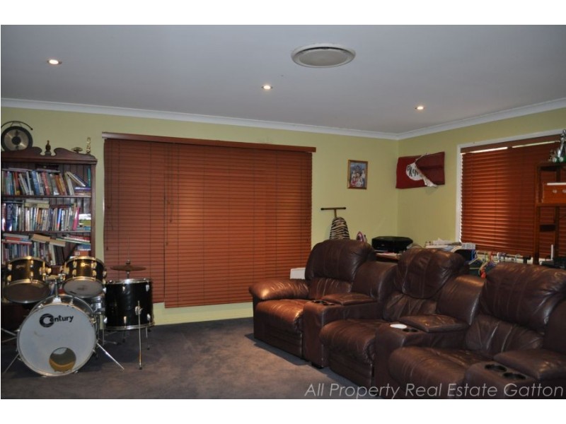 10 Caitlin Court, Placid Hills QLD 4343