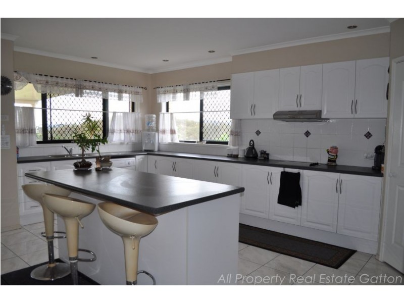 19 anthony court, Summerholm QLD 4341