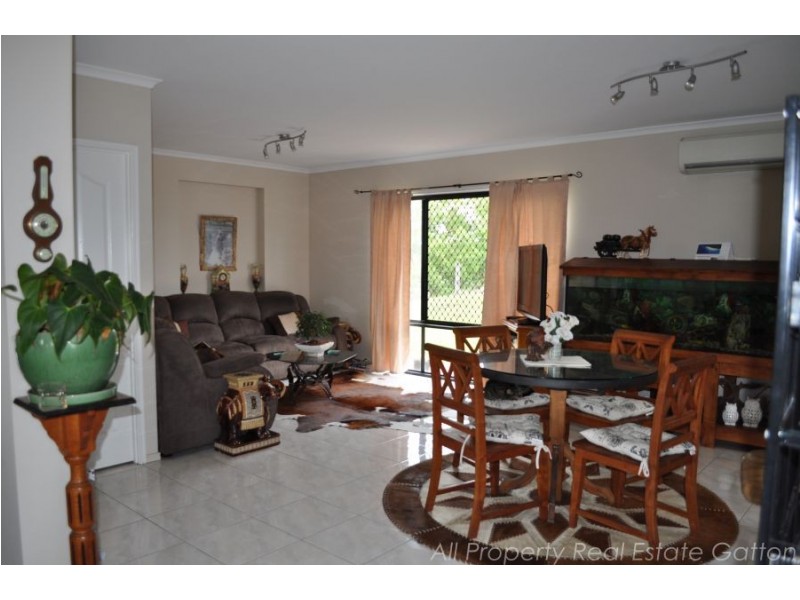 19 anthony court, Summerholm QLD 4341