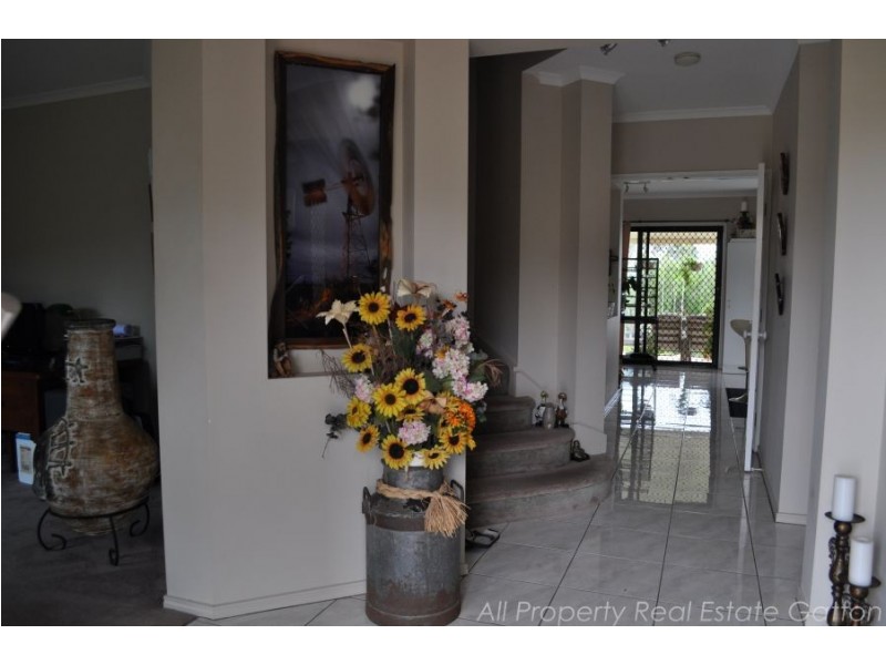 19 anthony court, Summerholm QLD 4341