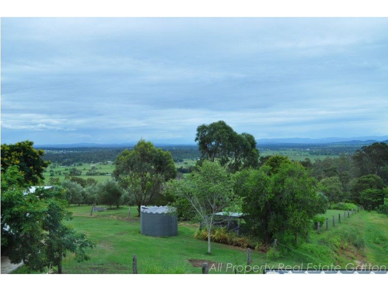 19 anthony court, Summerholm QLD 4341